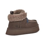 UGG ウィメンズ ファンカッラ キャビンカフ ブーツ ブラウン 1143954 - 快適なスエードブーツ UGG ウィメンズ ファンカッラ キャビンカフ ブーツ ブラウン 1143954 - シープスキン裏地付きスエードブーツ