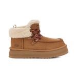 UGG ファンカーラ キャビン カフ ブーツ チェスナット 1143954 UGG レディース ファンカーラ キャビン カフ ブーツ チェスナット 1143954 - シープスキン裏地付き快適なスエードブーツ