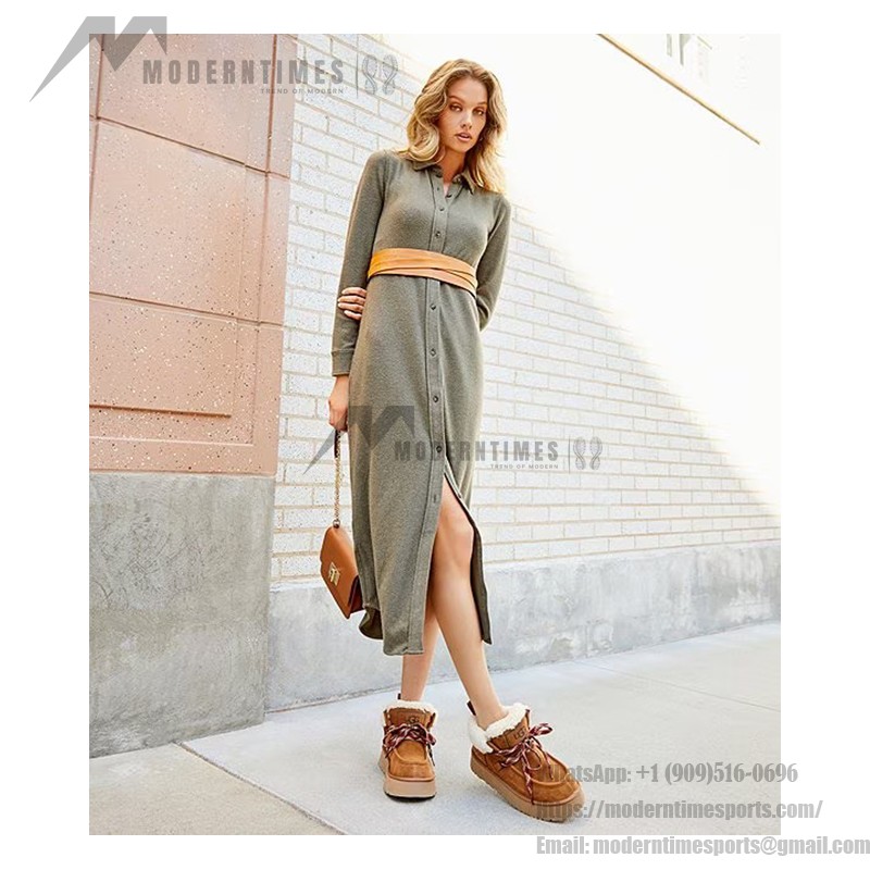 UGG ファンカーラ キャビン カフ ブーツ チェスナット 1143954 UGG レディース ファンカーラ キャビン カフ ブーツ チェスナット 1143954 - シープスキン裏地付き快適なスエードブーツ