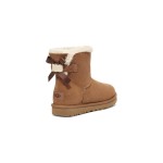 UGG レディース ミニ ベイリー ボウ II チェスナット 1153611:可愛いリボン付きの快適なシープスキンブーツ UGG レディース ミニ ベイリー ボウ II チェスナット 1153611、シープスキン裏地とリボンディテール付き