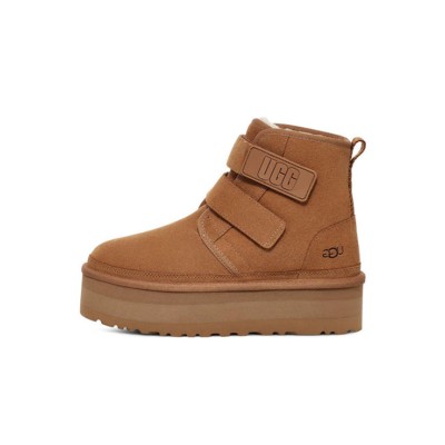 UGG ニューメル プラットフォーム チャッカ チェスナット 1130554 - スタイリッシュで快適なシープスキンブーツ