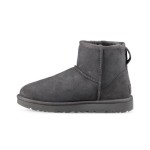 UGG ウィメンズ クラシック ミニ II ブーツ グレー 1016222 - スタイリッシュで暖かい冬用ブーツ UGG ウィメンズ クラシック ミニ II ブーツ グレー 1016222 - 暖かくてスタイリッシュなフリース裏地付きブーツ