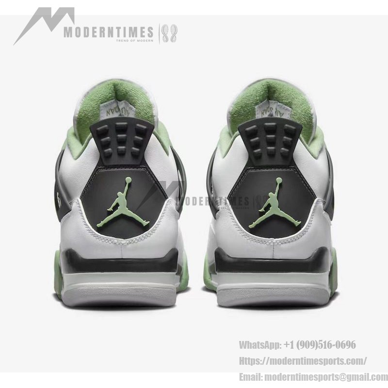 Air Jordan 4 Retro Seafoam グリーンスニーカー グリーンの配色のAir Jordan 4 Retro Seafoamスニーカー