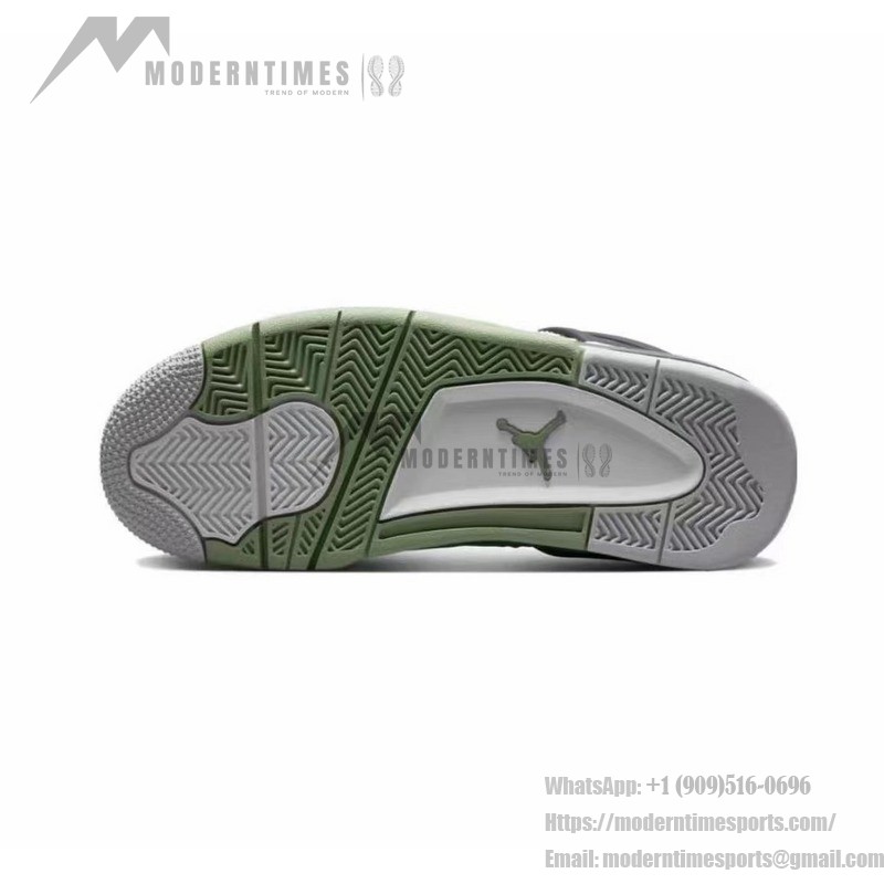 Air Jordan 4 Retro Seafoam グリーンスニーカー グリーンの配色のAir Jordan 4 Retro Seafoamスニーカー