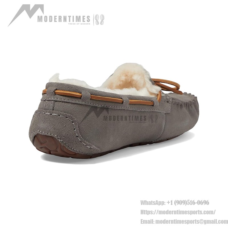 UGG ウィメンズ ダコタ スリッパ グレー 5612 - シープスキンモカシン UGG ウィメンズ ダコタ スリッパ グレー 5612 - シープスキンライニングのモカシン