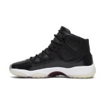 Air Jordan 11 Retro 'Bred' 378038-002 ブラックスニーカー 赤のジャンプマンロゴと透明アウトソール付き