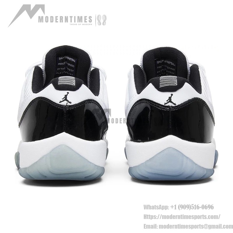 Air Jordan 11 Low 528896-153 ホワイトスニーカー、ブラックパテントレザー、アイシーブルーアウトソール