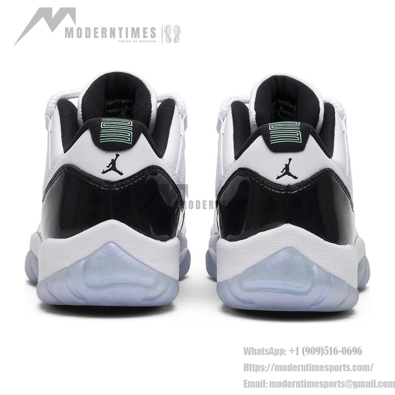 Air Jordan 11 Low ‘Concord’ 528895-145 - ホワイトとブラックのパテントレザーとアイスブルーアウトソール