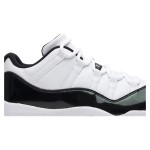 Air Jordan 11 Low ‘Concord’ 528895-145 - ホワイトとブラックのパテントレザーとアイスブルーアウトソール