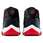 Air Jordan 11 Retro Bred Velvet DB5457-061 ブラックベルベット スニーカー 赤のアクセントと白のミッドソール