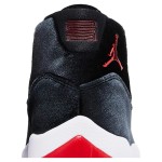 Air Jordan 11 Retro Bred Velvet DB5457-061 ブラックベルベット スニーカー 赤のアクセントと白のミッドソール