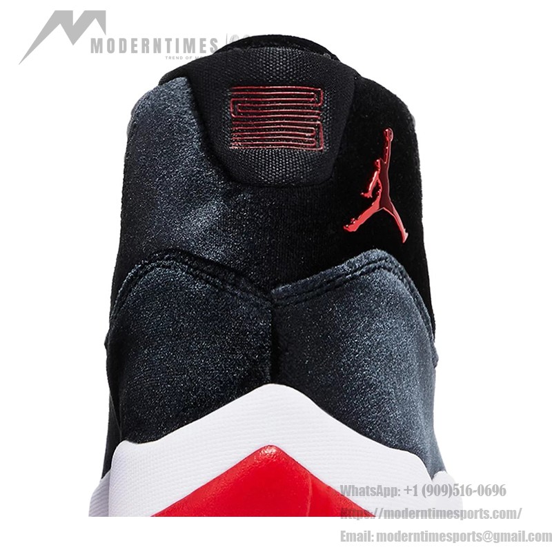 Air Jordan 11 Retro Bred Velvet DB5457-061 ブラックベルベット スニーカー 赤のアクセントと白のミッドソール