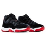 Air Jordan 11 Retro Bred Velvet DB5457-061 ブラックベルベット スニーカー 赤のアクセントと白のミッドソール