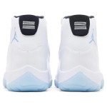 Air Jordan 11 Retro 'Legend Blue' CT8012-104 ホワイトスニーカー 氷色のアウトソールと黒いカラー付き