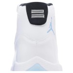Air Jordan 11 Retro 'Legend Blue' CT8012-104 ホワイトスニーカー 氷色のアウトソールと黒いカラー付き