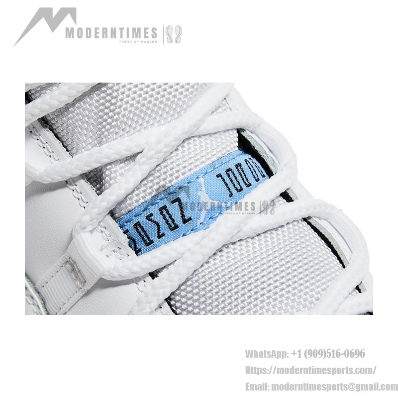 Air Jordan 11 Retro 'Legend Blue' CT8012-104 ホワイトスニーカー 氷色のアウトソールと黒いカラー付き