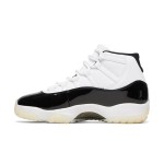 Air Jordan 11 Retro 'DMP' CT8012-170 ホワイトとブラックのスニーカー ゴールドジャンプマンロゴとミルキーアウトソール付き