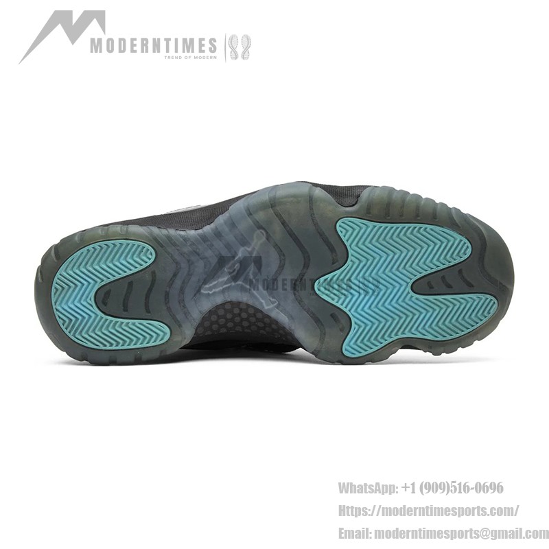 Air Jordan 11 Retro 'ガンマブルー' 378037-006 ブラックスニーカー ガンマブルーとイエローのアクセント付き