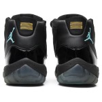 Air Jordan 11 Retro 'ガンマブルー' 378037-006 ブラックスニーカー ガンマブルーとイエローのアクセント付き