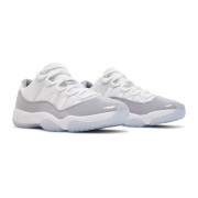 Air Jordan 11 Low Retro Cool Grey AV2187-140 – Kultige Weiße und Graue Sneaker mit Lackleder und Eisiger Sohle