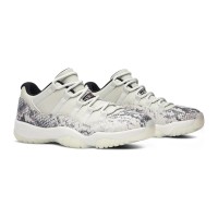 Air Jordan 11 Low "Light Bone Snakeskin" CD6846-002 – Ikonisches Design mit Premium-Schlangenleder-Details