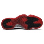 Air Jordan 11 Low "Bred" AV2187-160 - ブラック、ホワイト＆レッドのパテントレザー仕上げスニーカー