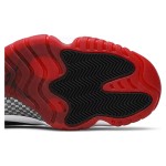 Air Jordan 11 Low "Bred" AV2187-160 - ブラック、ホワイト＆レッドのパテントレザー仕上げスニーカー
