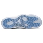 Air Jordan 11 Low "UNC" 528895-106 – ホワイトとカロライナブルーのアイスソール付きスニーカー