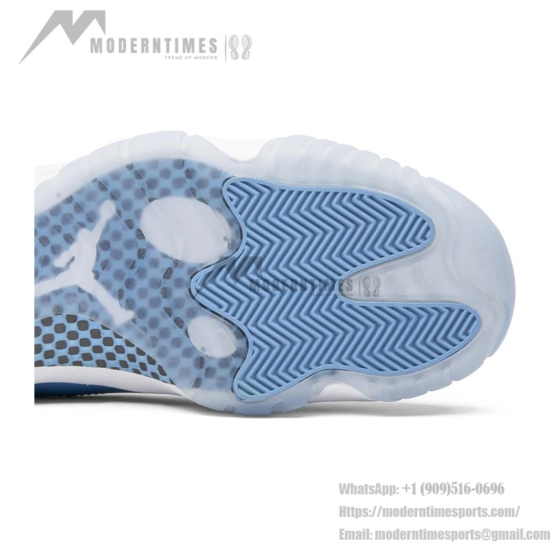 Air Jordan 11 Low "UNC" 528895-106 – ホワイトとカロライナブルーのアイスソール付きスニーカー
