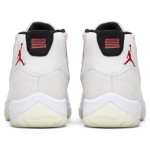  Air Jordan 11 Retro 378037-016 クラシックホワイトとレッドアクセント、ミルキーソールスニーカー