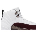 Air Jordan 12 Retro "ホワイト/バーガンディ" DV6989-100 - エレガントなホワイトスニーカーとバーガンディスエードアクセント