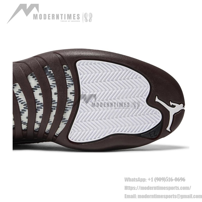 Air Jordan 12 Retro "ホワイト/バーガンディ" DV6989-100 - エレガントなホワイトスニーカーとバーガンディスエードアクセント
