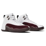 Air Jordan 12 Retro "ホワイト/バーガンディ" DV6989-100 - エレガントなホワイトスニーカーとバーガンディスエードアクセント