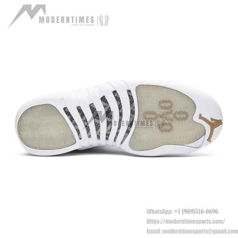 Air Jordan 12 Retro ホワイト ゴールド 873864-102 - ゴールドアクセント付きの白スニーカー