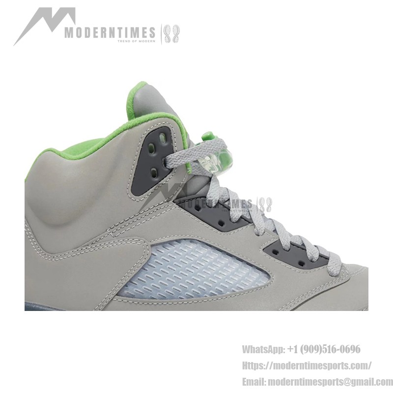 Air Jordan 5 Retro DM9014-003 グレーレザーとグリーンアクセント、反射シュータン付き