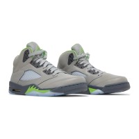 Air Jordan 5 Retro DM9014-003 - Graue Ledersneaker mit grünen Akzenten & reflektierender Zunge