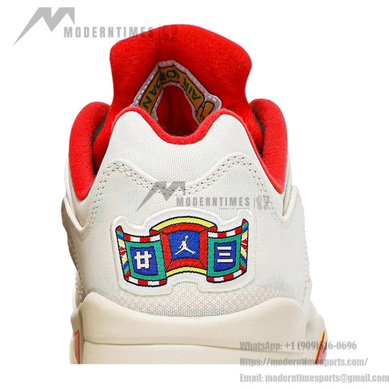 Air Jordan 5 Low DD2240-100 オフホワイトキャンバスと赤のアクセント、透明ソール付き
