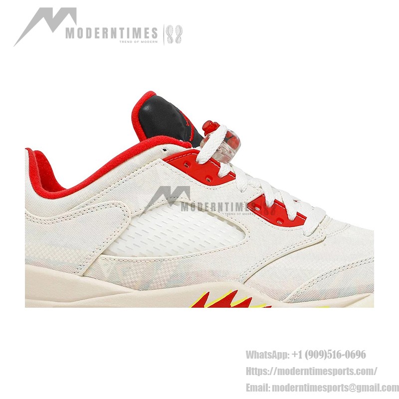 Air Jordan 5 Low DD2240-100 オフホワイトキャンバスと赤のアクセント、透明ソール付き