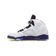 Air Jordan 5 Retro DB3335-100 - Weiße Leder-Sneaker mit Lila- und Neon-Akzenten & Reflektierender Zunge