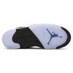 Air Jordan 5 Retro CT4838-011 ブラックスエードスニーカー、反射シュータンとホワイトミッドソール付き