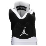 Air Jordan 5 Retro CT4838-011 ブラックスエードスニーカー、反射シュータンとホワイトミッドソール付き