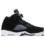 Air Jordan 5 Retro CT4838-011 ブラックスエードスニーカー、反射シュータンとホワイトミッドソール付き