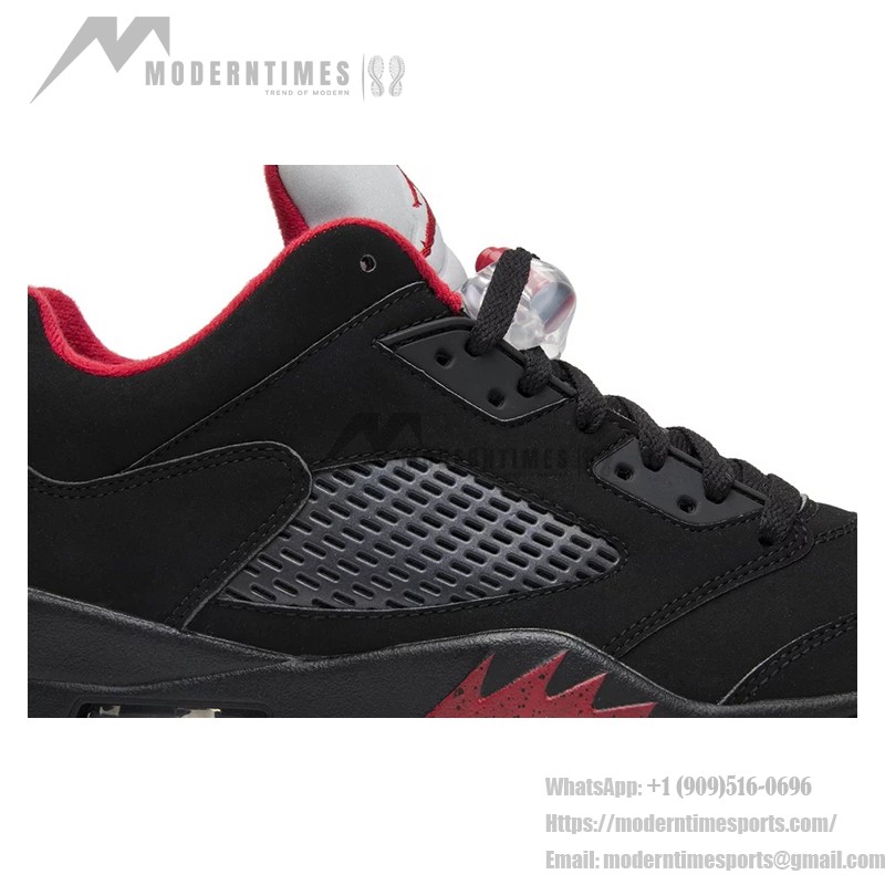 Air Jordan 5 Retro Low 819171-001 ブラックスエードスニーカー、赤のアクセント、反射シュータン付き