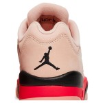 Air Jordan 5 Low DA8016-806 ピンクスエード、赤と黒のアクセント、リフレクティブタン付き