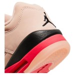 Air Jordan 5 Low DA8016-806 ピンクスエード、赤と黒のアクセント、リフレクティブタン付き