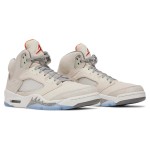 Air Jordan 5 Retro FD9222-180 ベージュスエードとオレンジアクセントのスニーカー、反射素材のシュータン付き