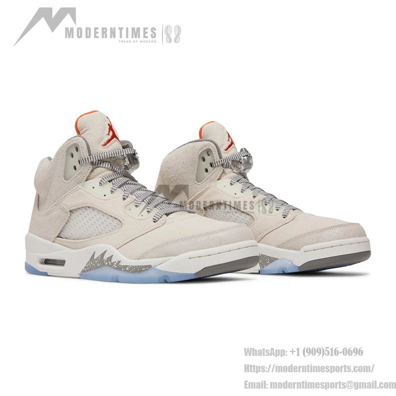 Air Jordan 5 Retro FD9222-180 ベージュスエードとオレンジアクセントのスニーカー、反射素材のシュータン付き