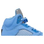 Air Jordan 5 Retro DV1310-401 ブルースエードのリフレクティブタンと半透明ソール付きスニーカー