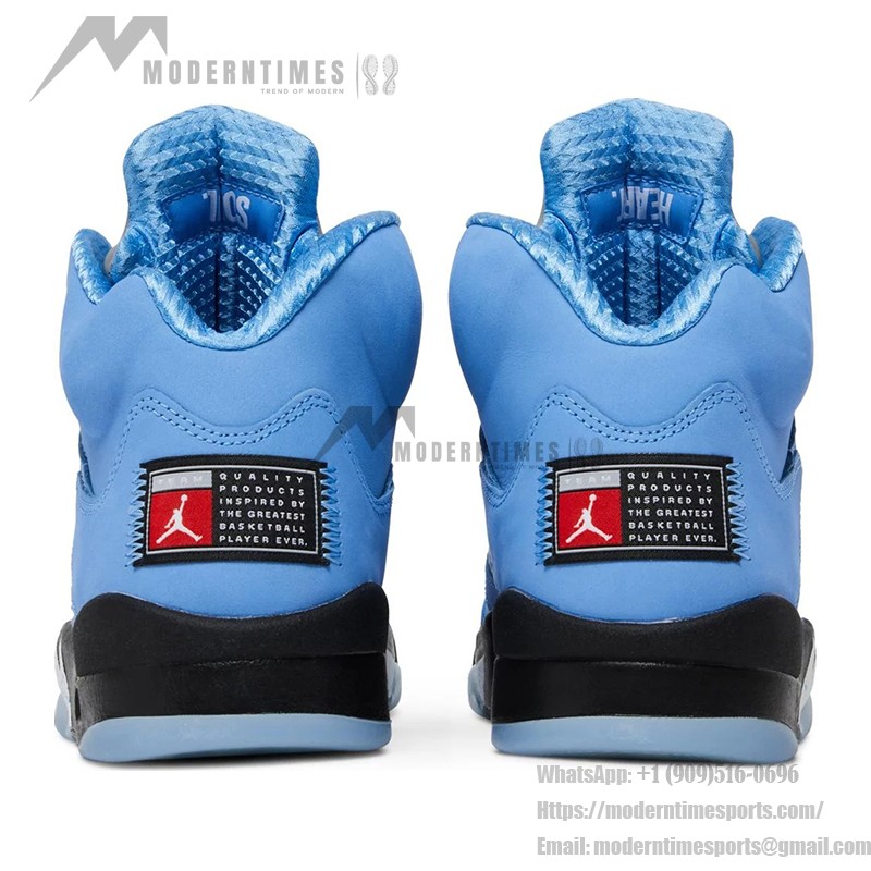 Air Jordan 5 Retro DV1310-401 ブルースエードのリフレクティブタンと半透明ソール付きスニーカー