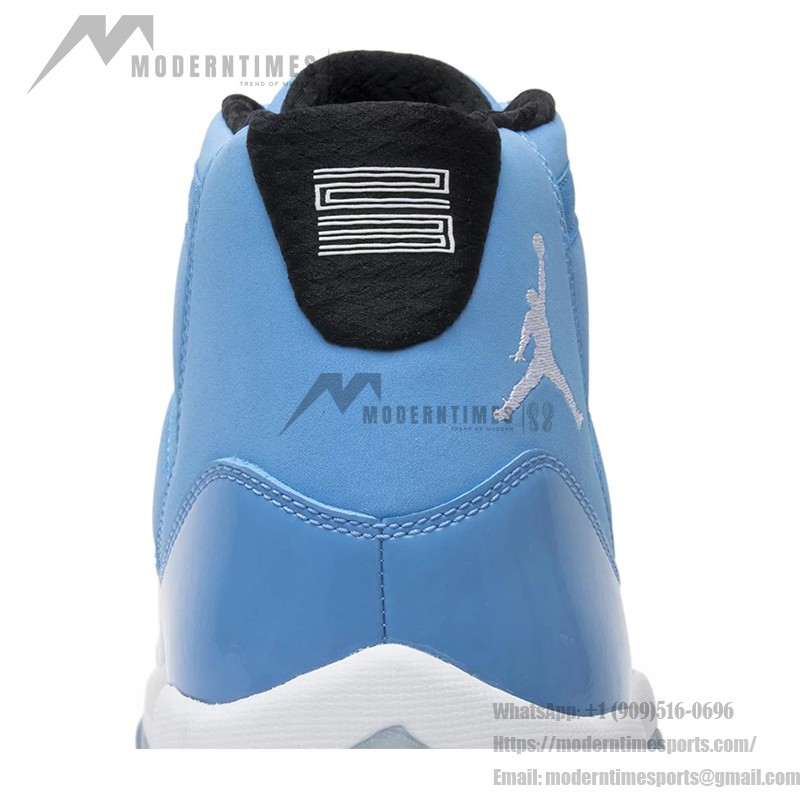 Air Jordan 11 Retro University Blue 717602-900 - パテントレザー仕上げのブルーとホワイトのスニーカー